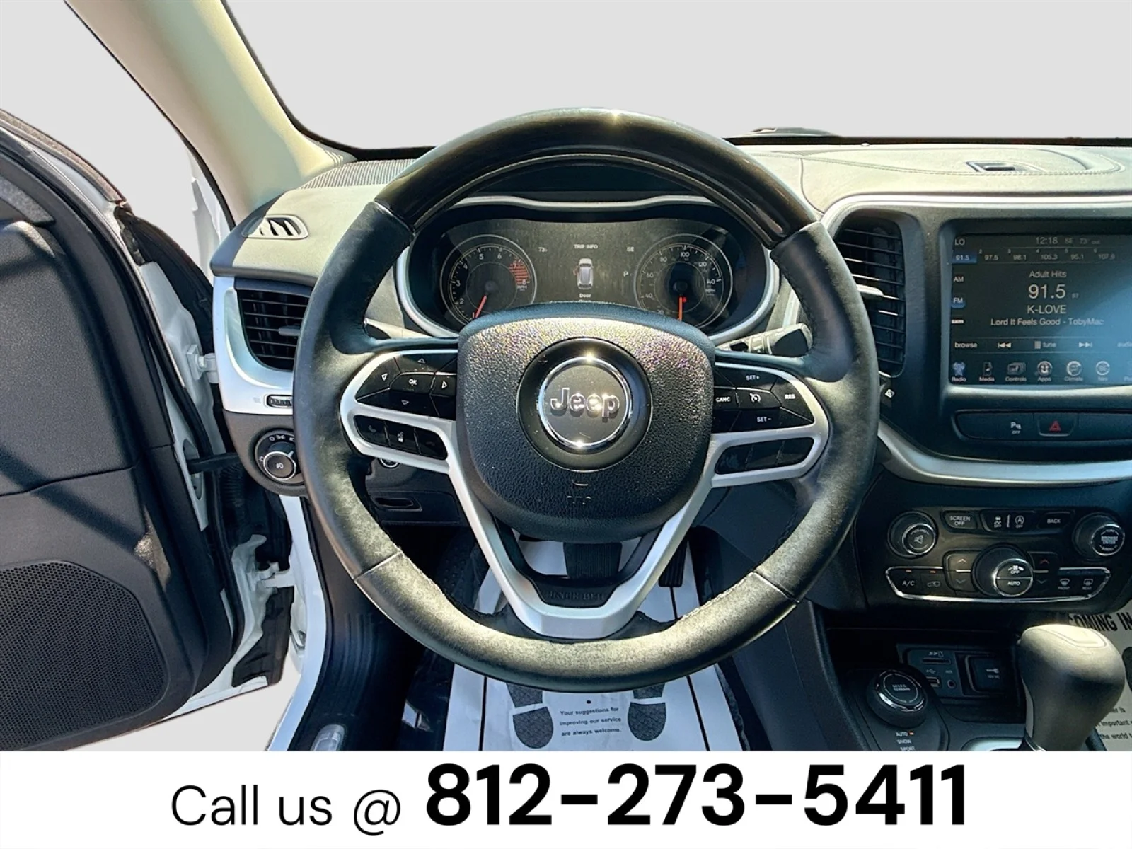 Used 2017  Jeep Overland image 11