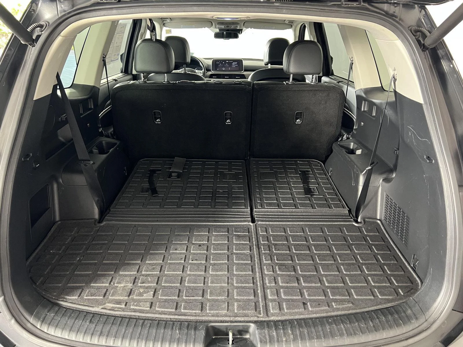 Used 2022 Ebony Black Kia EX image 29