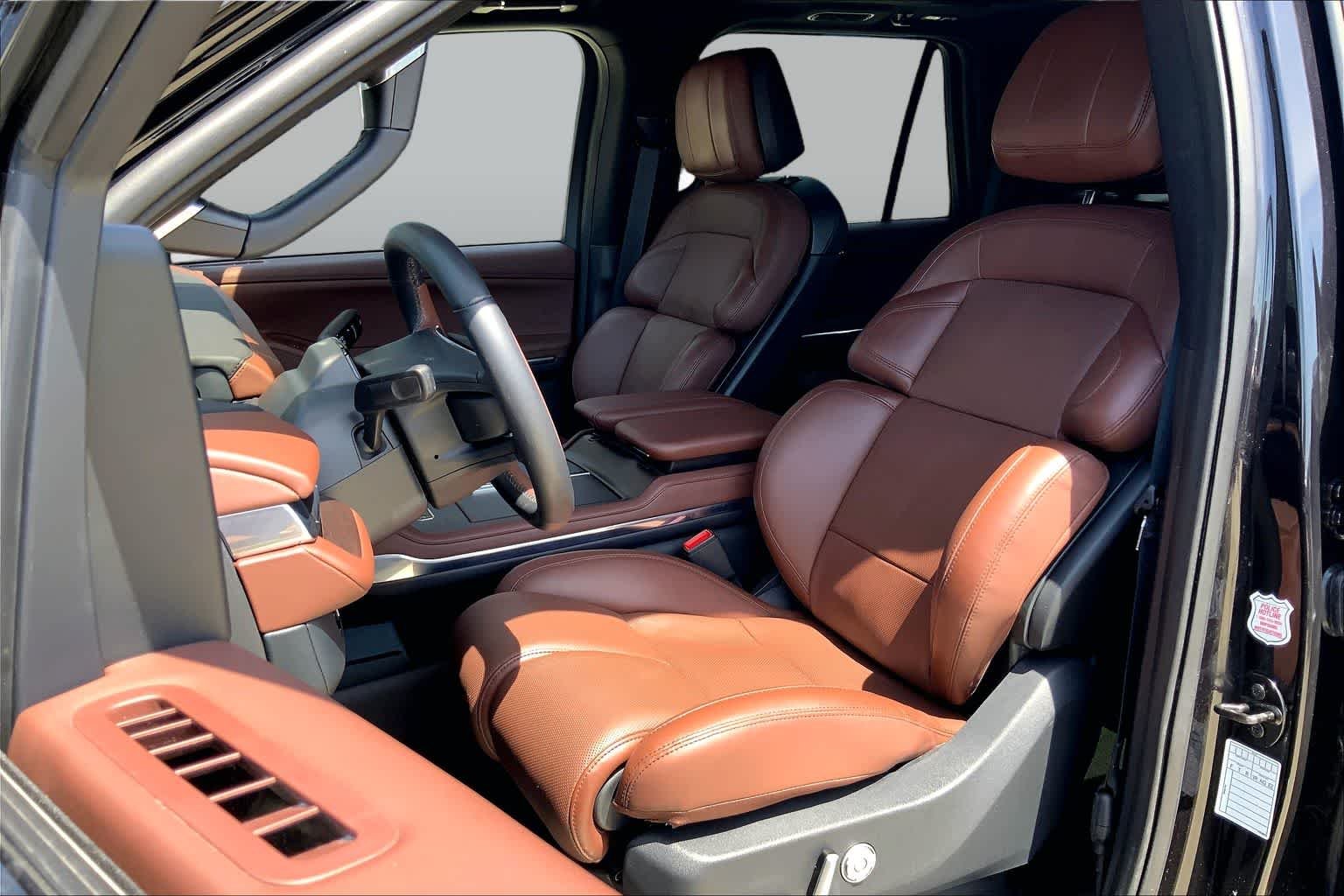 Pre-Owned 2025 Lincoln Navigator Reserve
