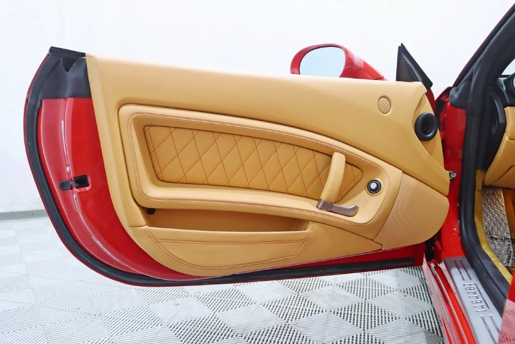 Used 2012 Red Ferrari Base image 27