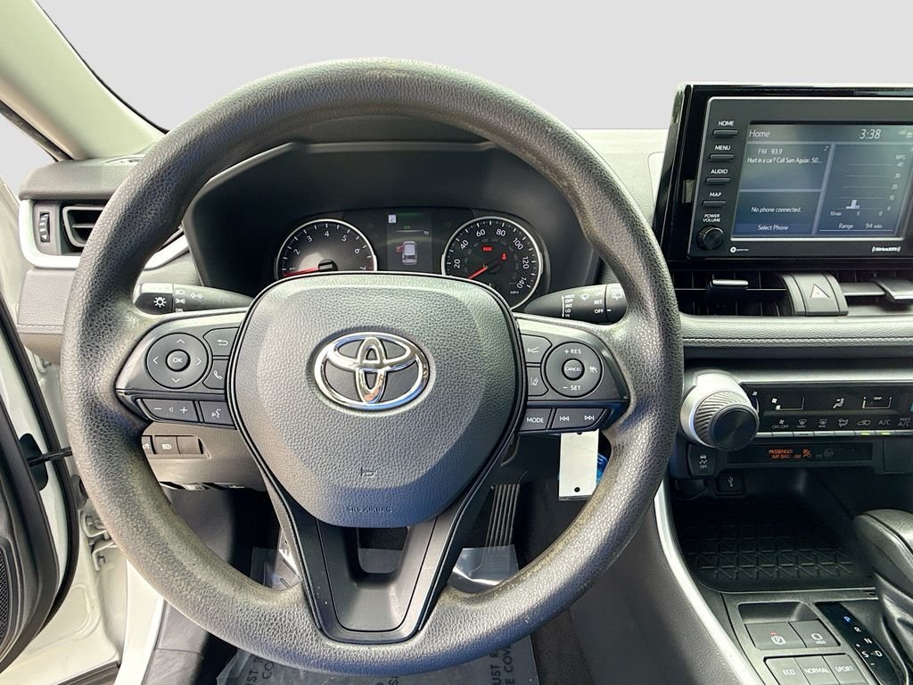 Used 2022 White Toyota LE image 11