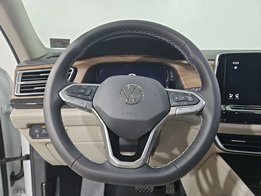 New 2026 White/off-white Volkswagen 2.0T SE w/Technology image 14