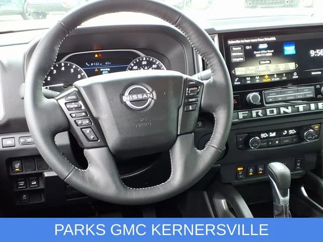 Used 2025 White Nissan Crew Cab SV 4x4 image 2