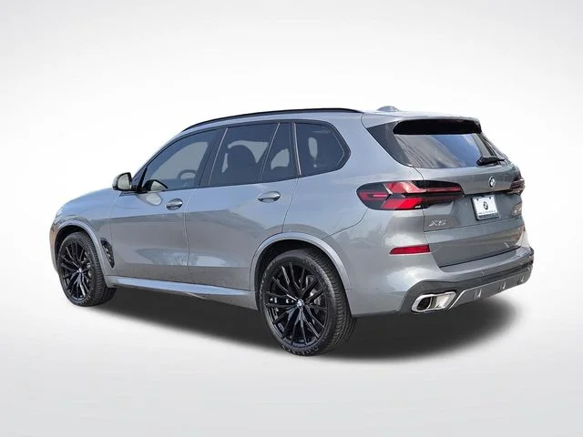 Used 2025 Gray BMW sDrive40i image 3