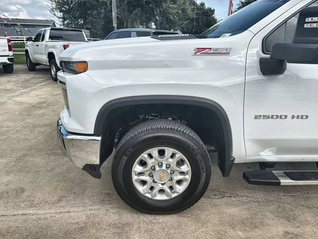 Used 2024 Summit White Chevrolet LT image 32