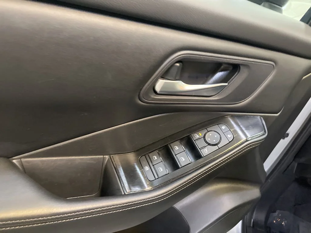 Used 2025 Silver Nissan SV image 32
