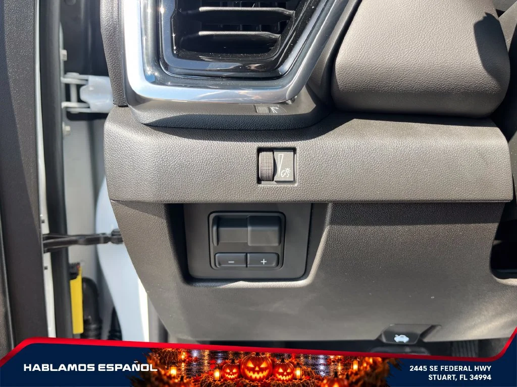 New 2026 Summit White GMC Elevation image 24
