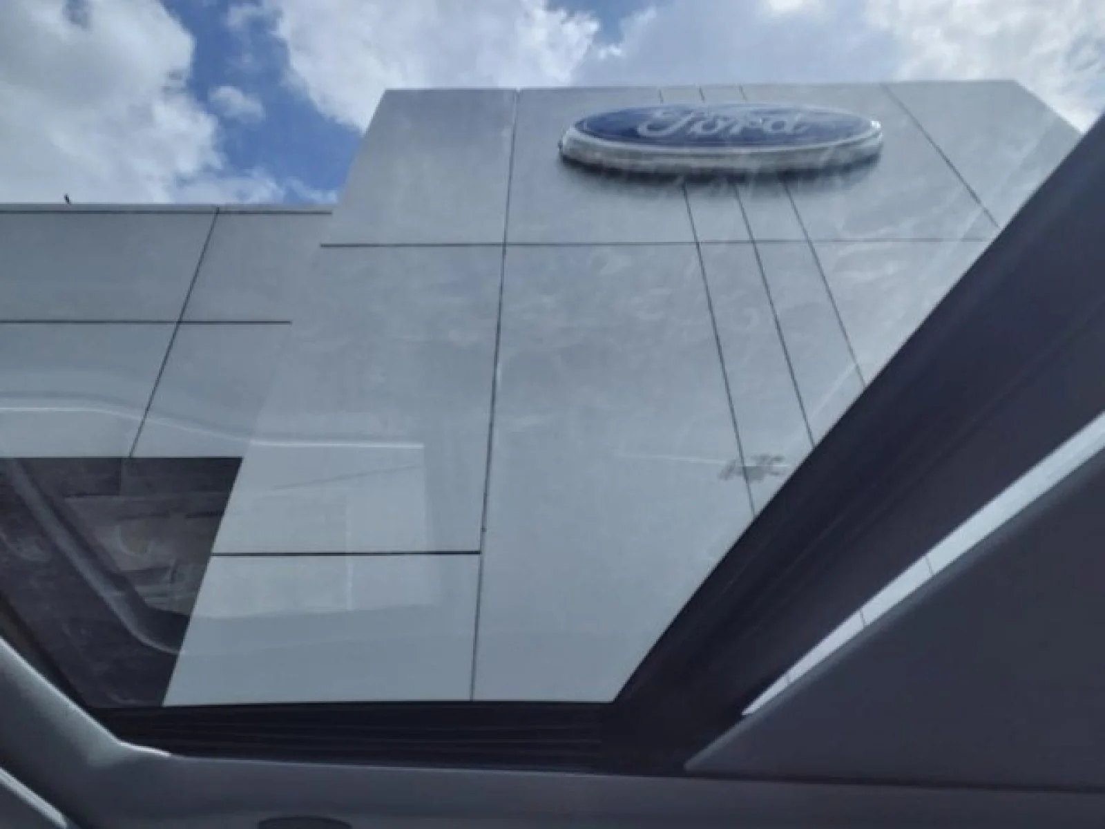 New 2025 Avalanche Ford LARIAT image 16