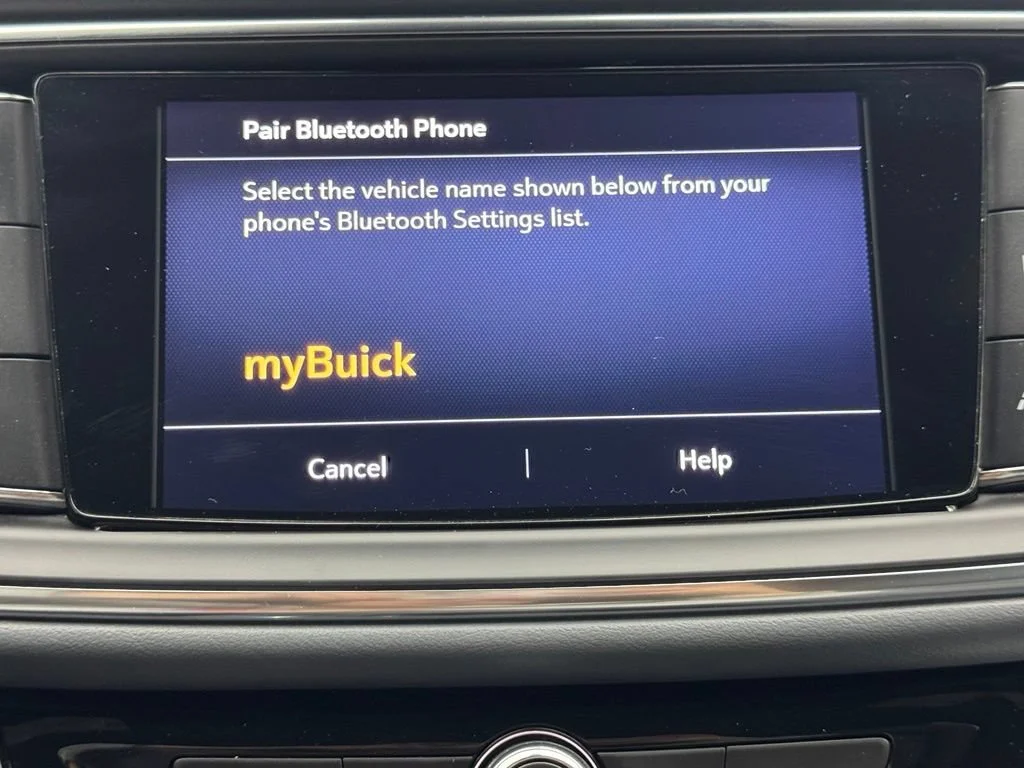 Used 2023 Summit White Buick Essence image 24