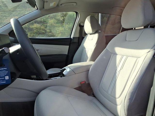 New 2026 White Hyundai SEL AWD image 5