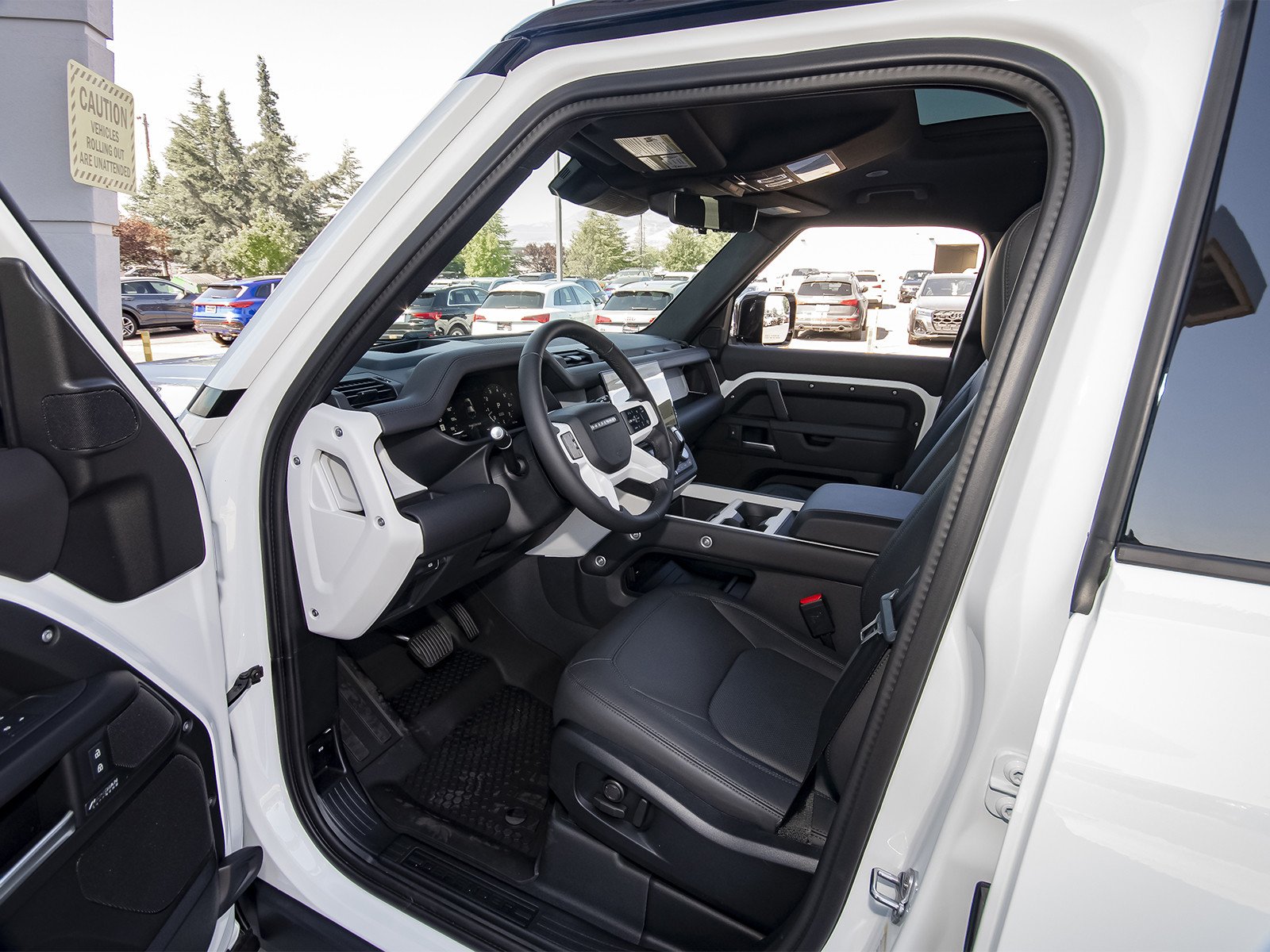 New 2026 Fuji White Land Rover X-Dynamic SE image 31