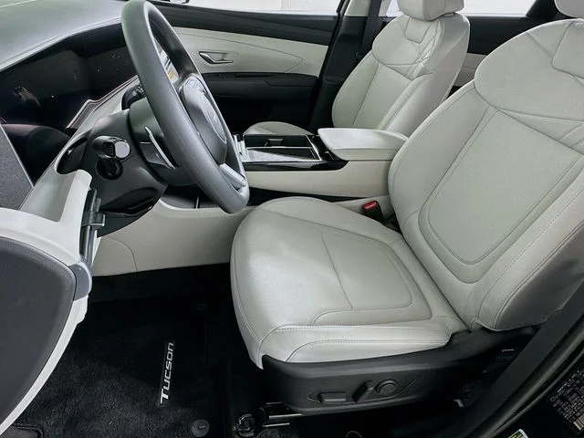 New 2026 Hyundai TUCSON HYBRID SEL