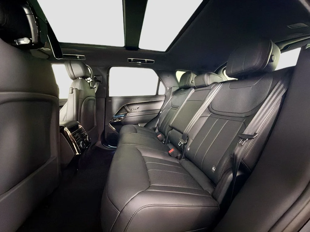 New 2026 Santorini Black Land Rover Dynamic SE image 26