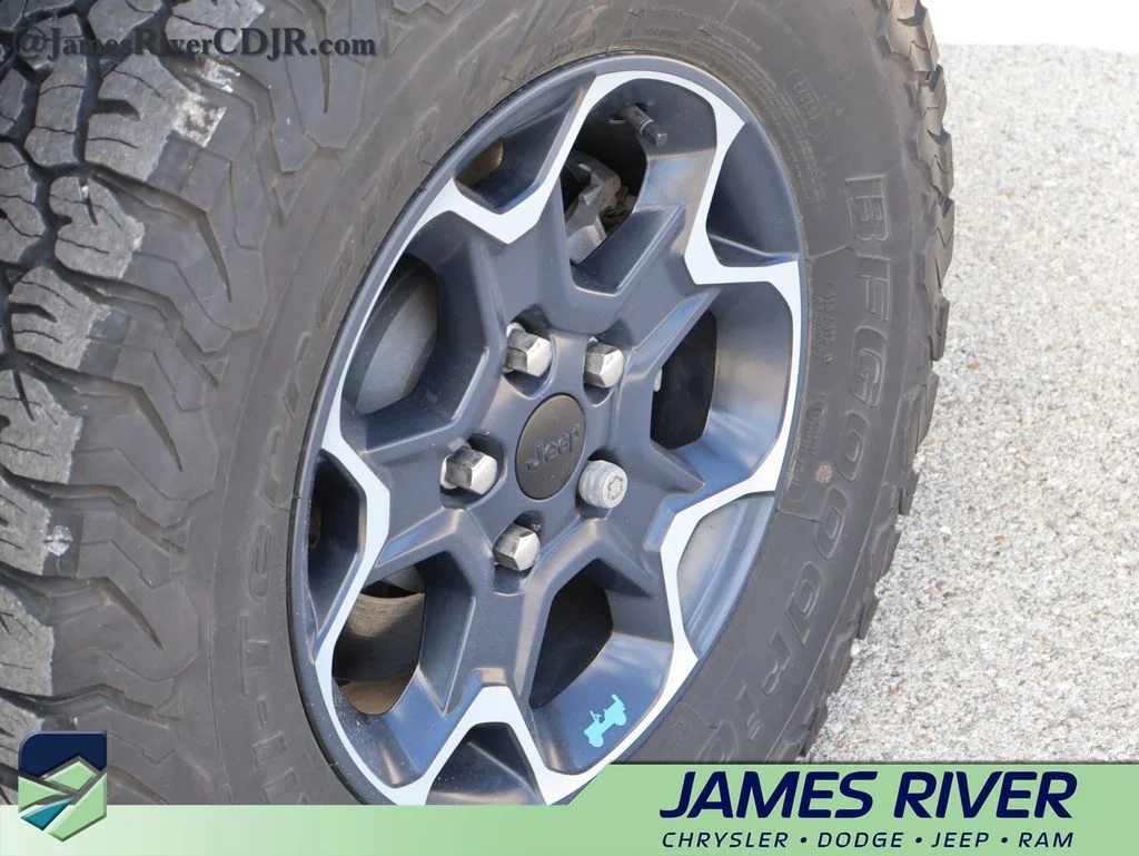 Used 2023 White Jeep Rubicon 4xe image 39