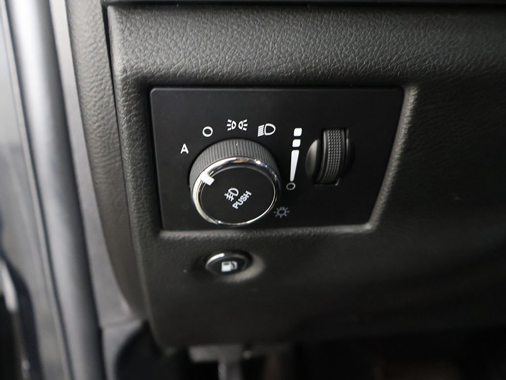 Used 2018 Black Jeep Limited image 37