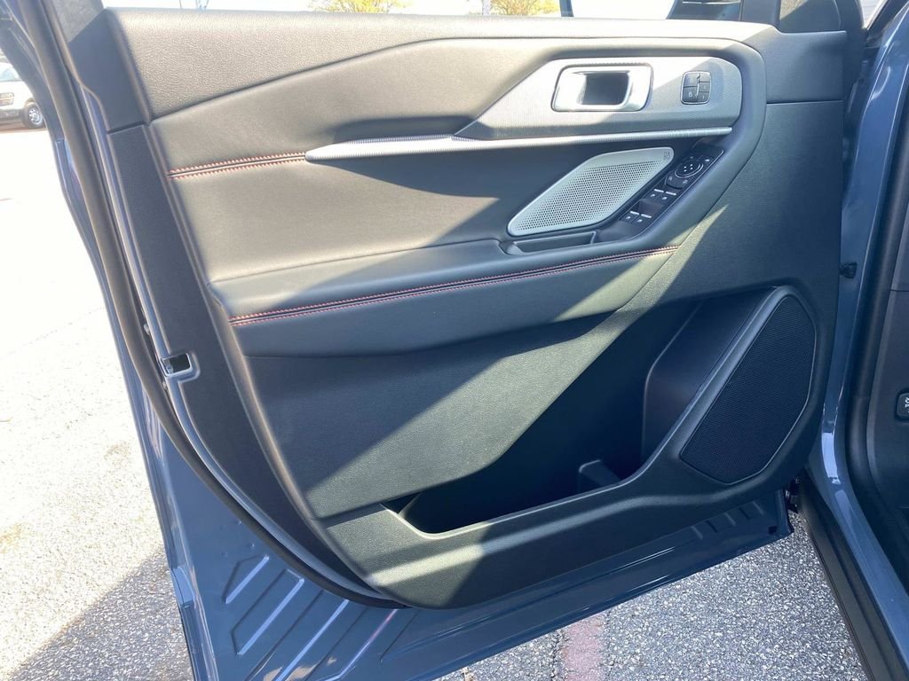 2026 Ford Explorer ST - Photo 13