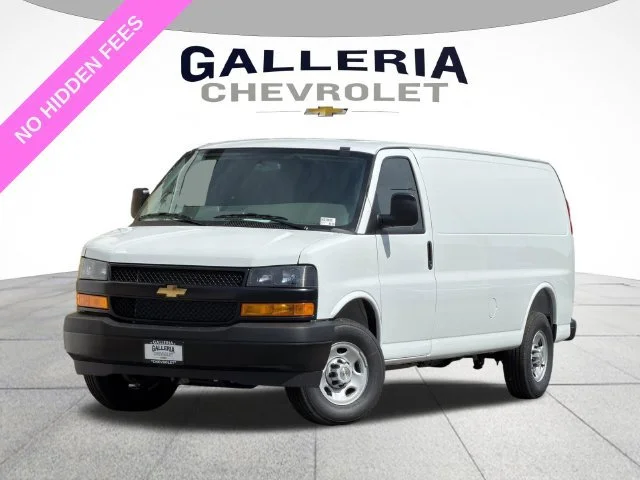 New 2026 Summit White Chevrolet WT image 2