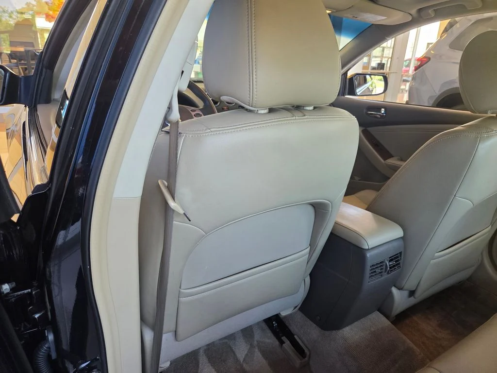 Used 2009 Super Black Nissan 2.5 SL image 18