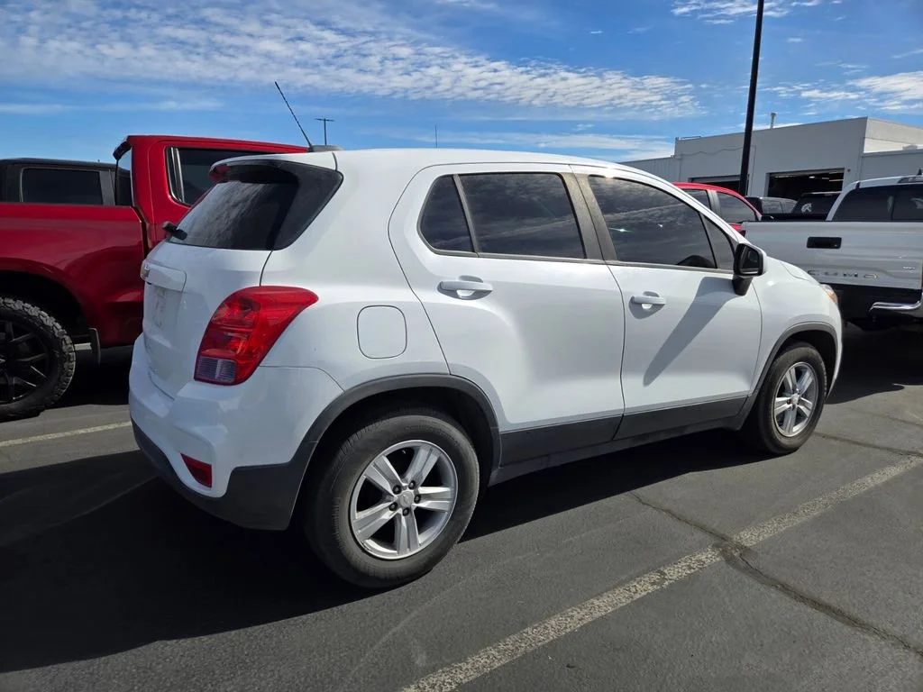 Used 2020 SUMMIT WHITE Chevrolet LS image 2