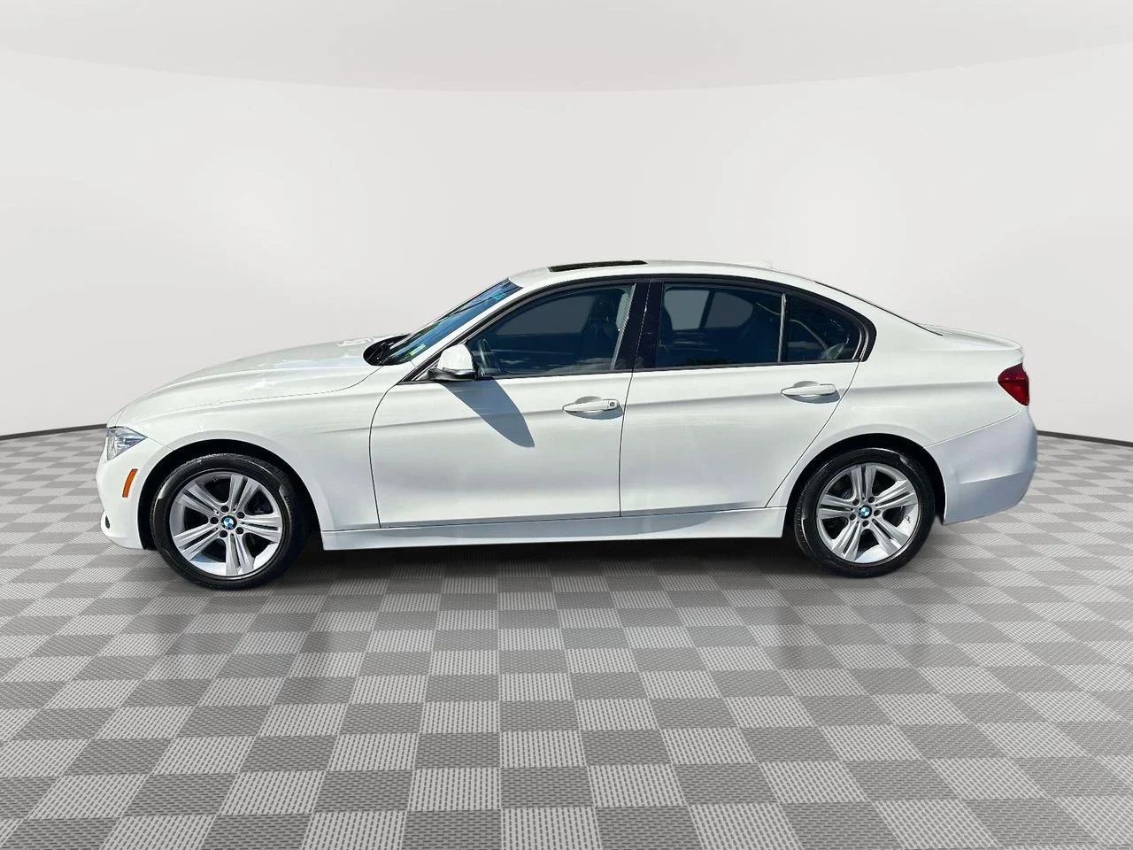 Used 2016 Alpine White BMW xDrive image 6