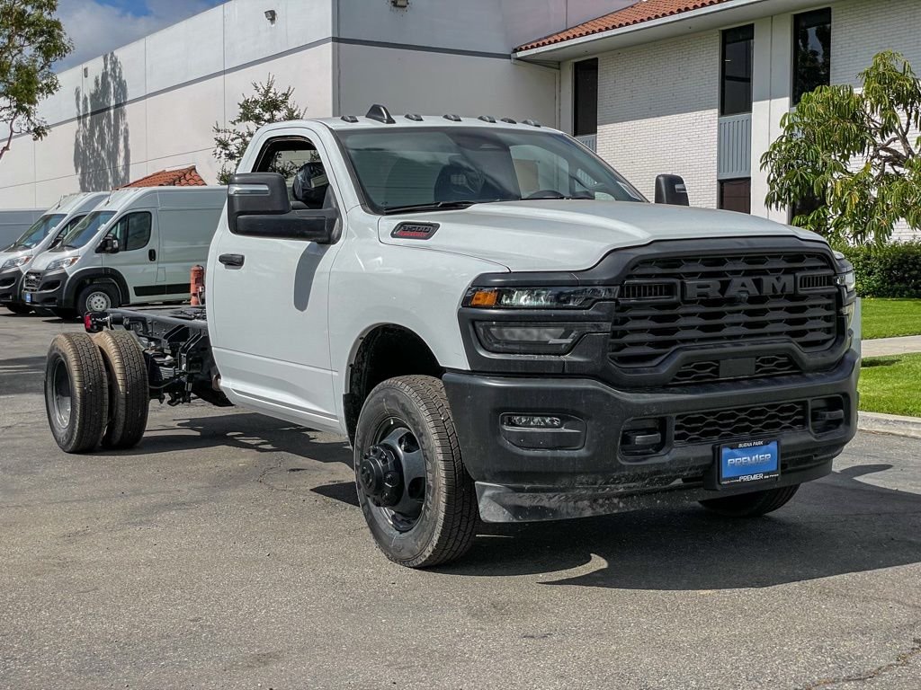 2025 RAM 3500 Chassis Tradesman - Photo 8