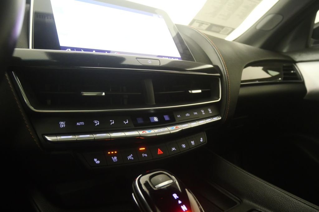 Used 2024 Summit White Cadillac V-Series image 27