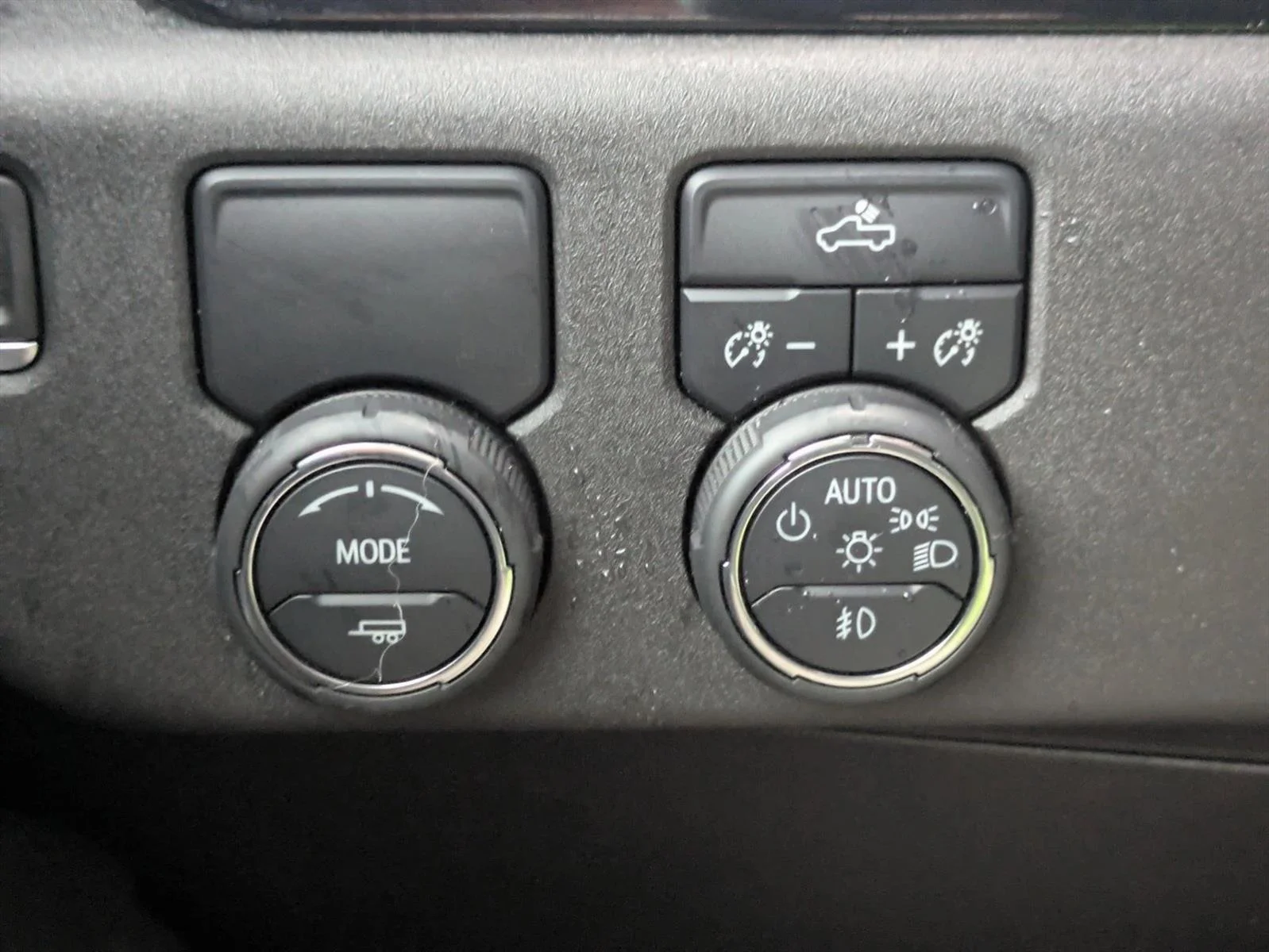Used 2023 Summit White Chevrolet RST image 13