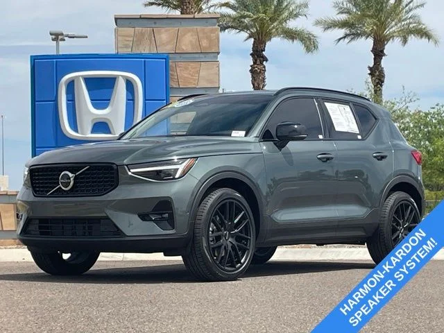 2026 Volvo XC40 B5 Ultra Dark AWD's photo