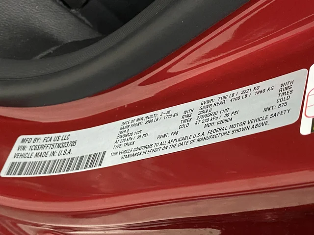 New 2026 Molten Red Pearl-Coat Exterior Paint RAM Big Horn/Lone Star image 42