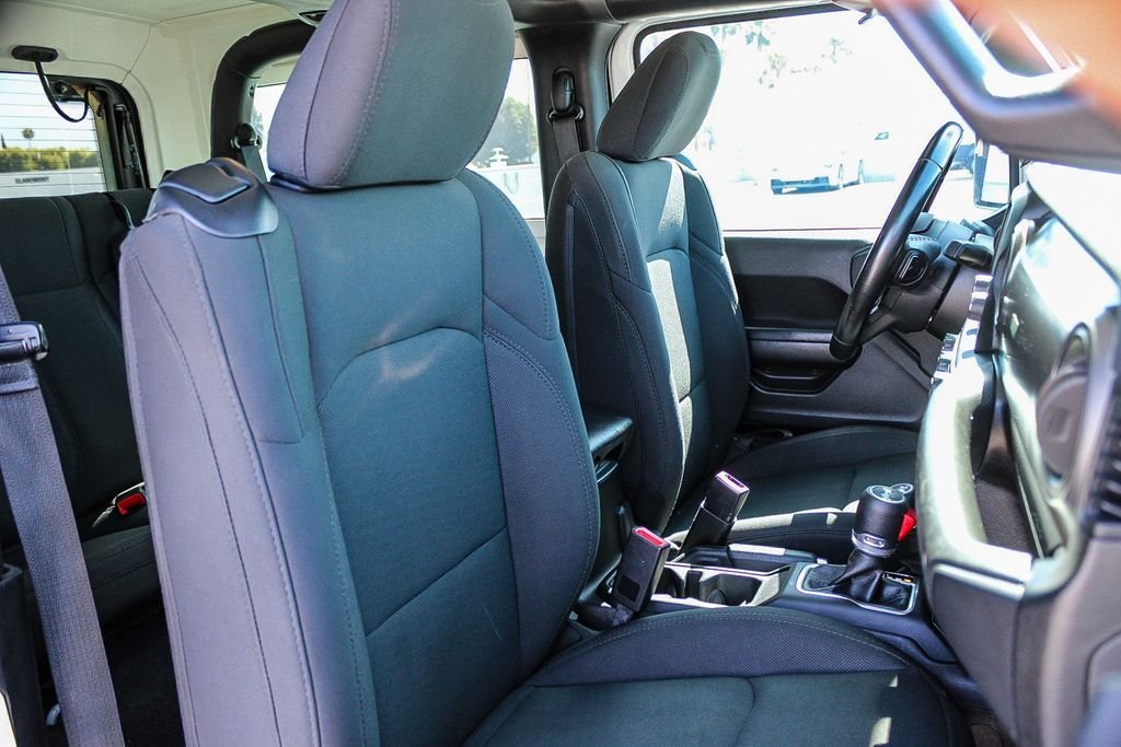 Used 2020 Bright White Clearcoat Jeep Sport S image 17