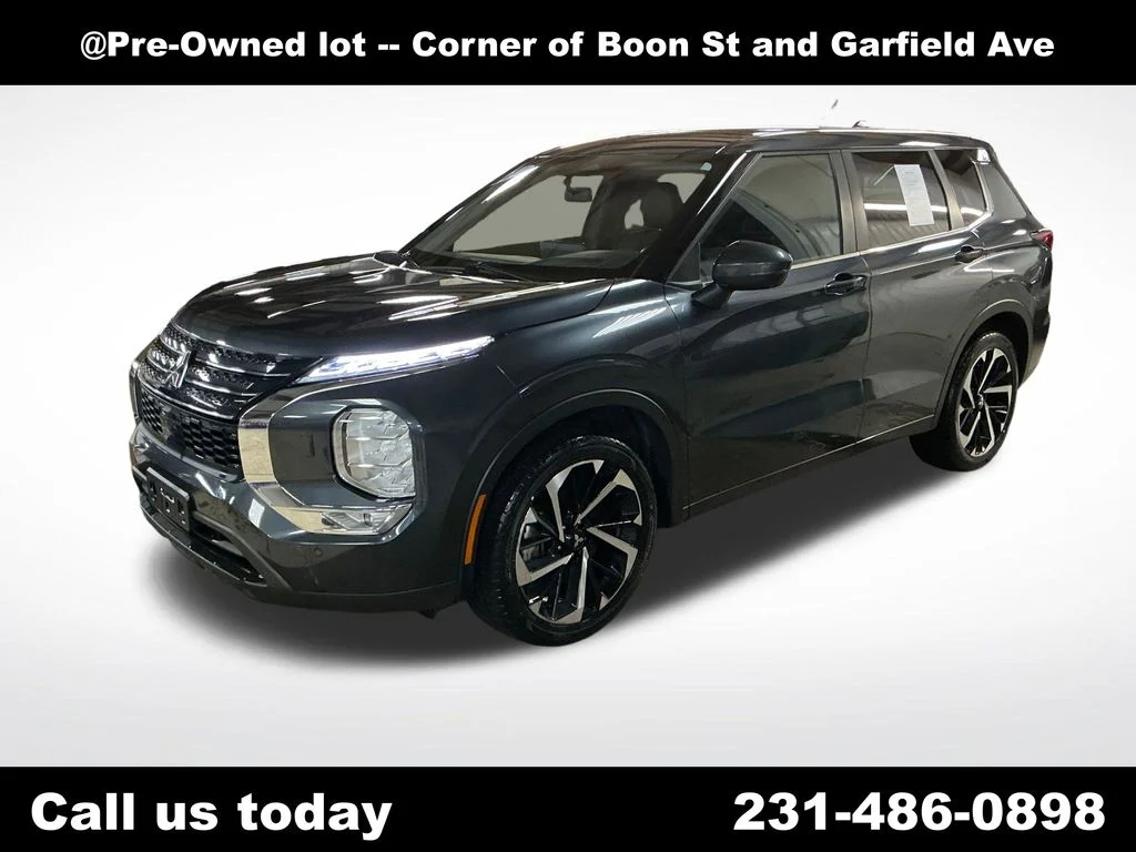 Used 2024  Mitsubishi SE image 1