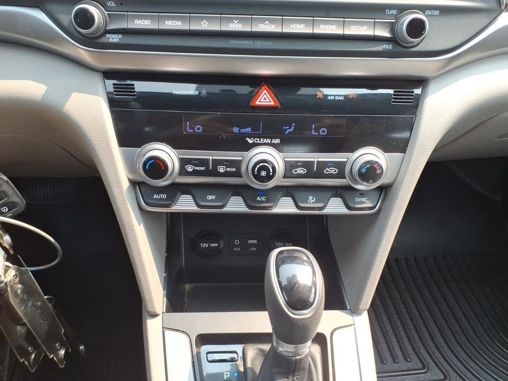 2020 Hyundai Elantra SEL - Photo 26