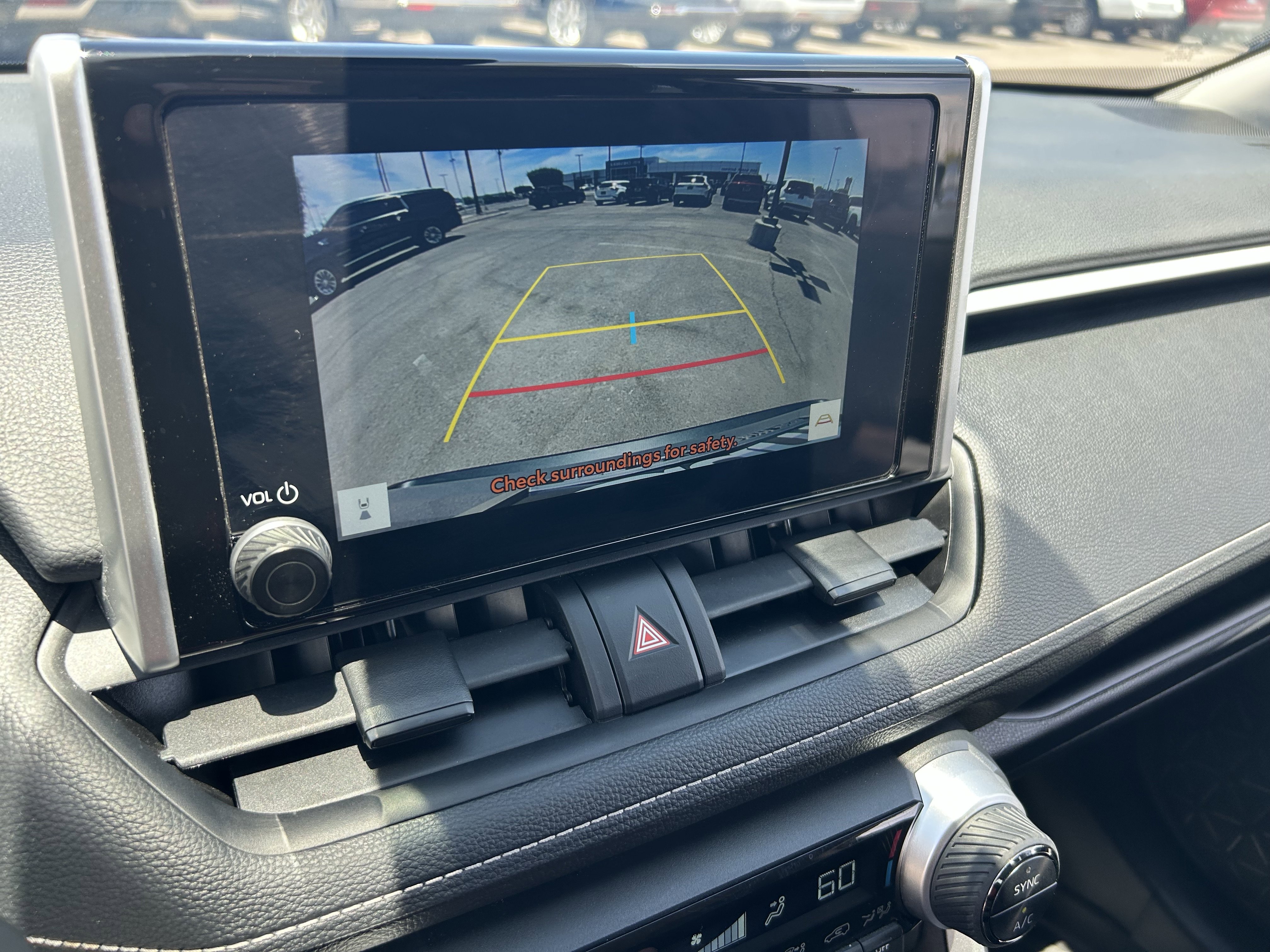 2025 Toyota RAV4 XLE - Photo 30