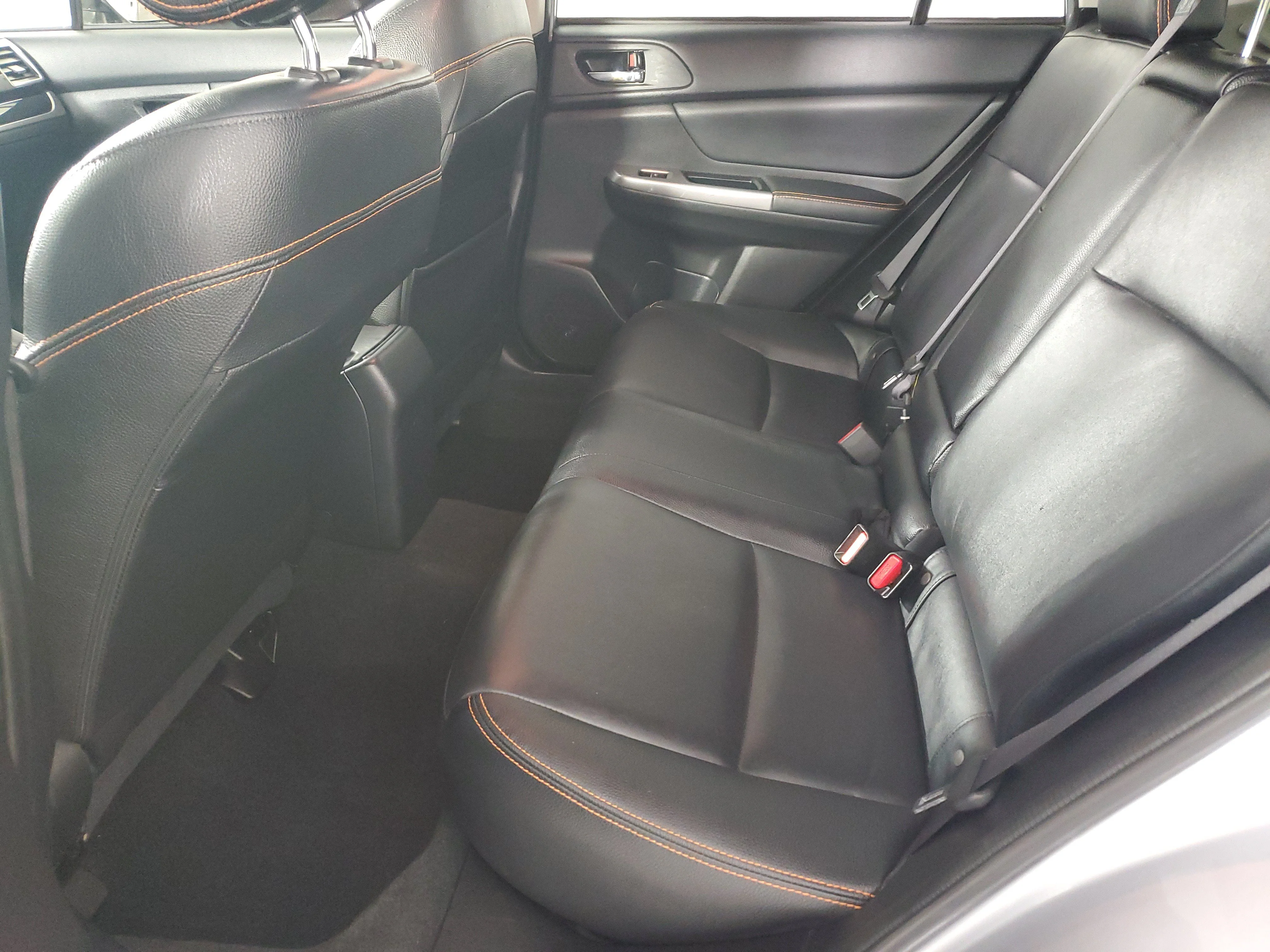 Used 2017 Ice Silver Metallic Subaru Limited image 13