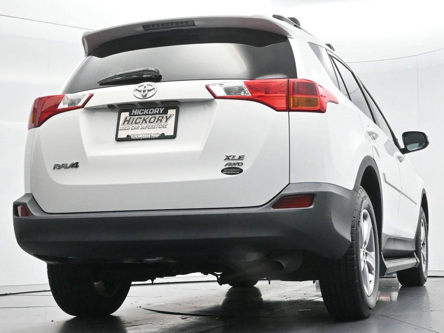Used 2015 Super White Toyota XLE image 45