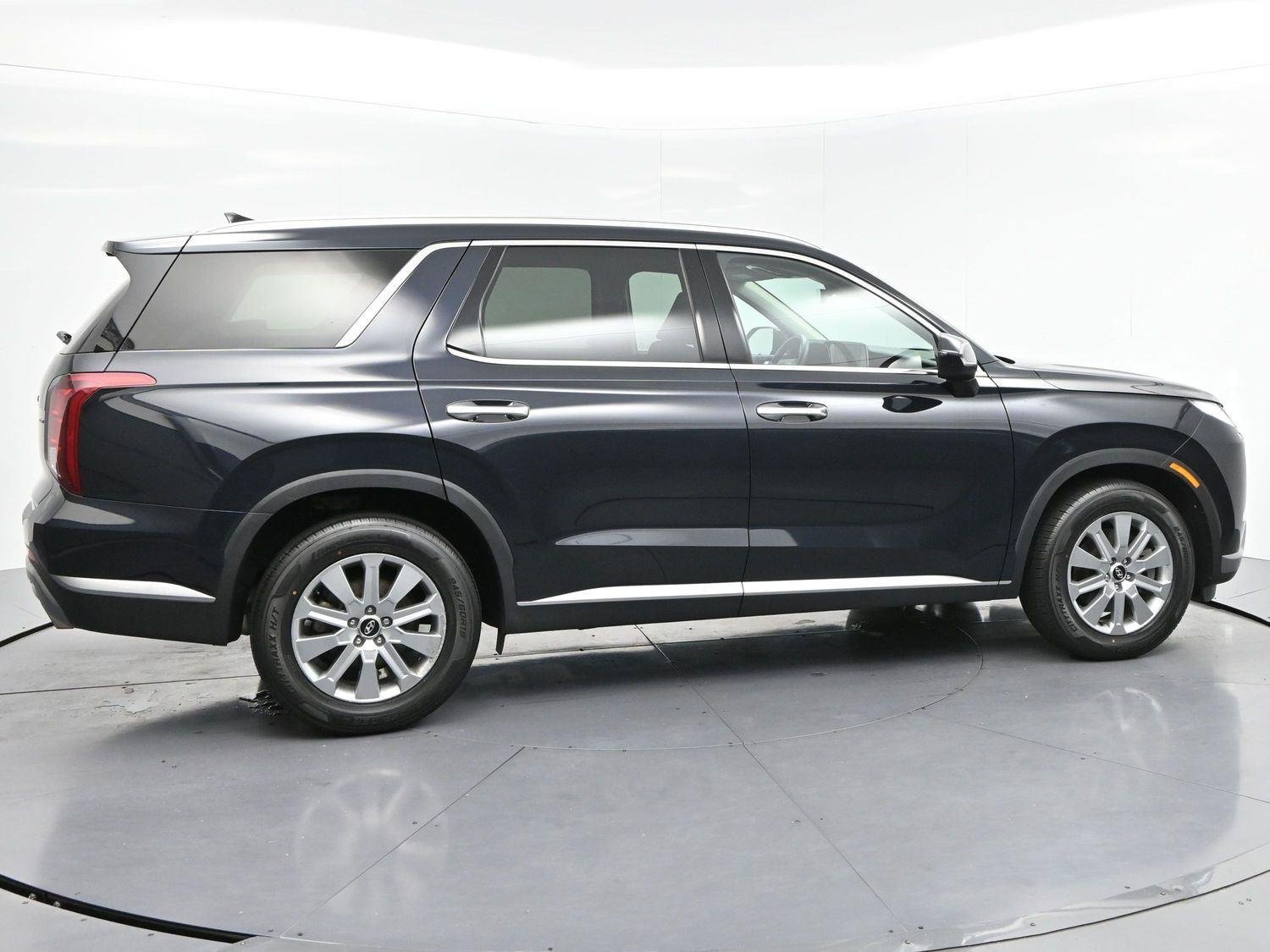 Used 2023 Moonlight Cloud Hyundai SEL image 8
