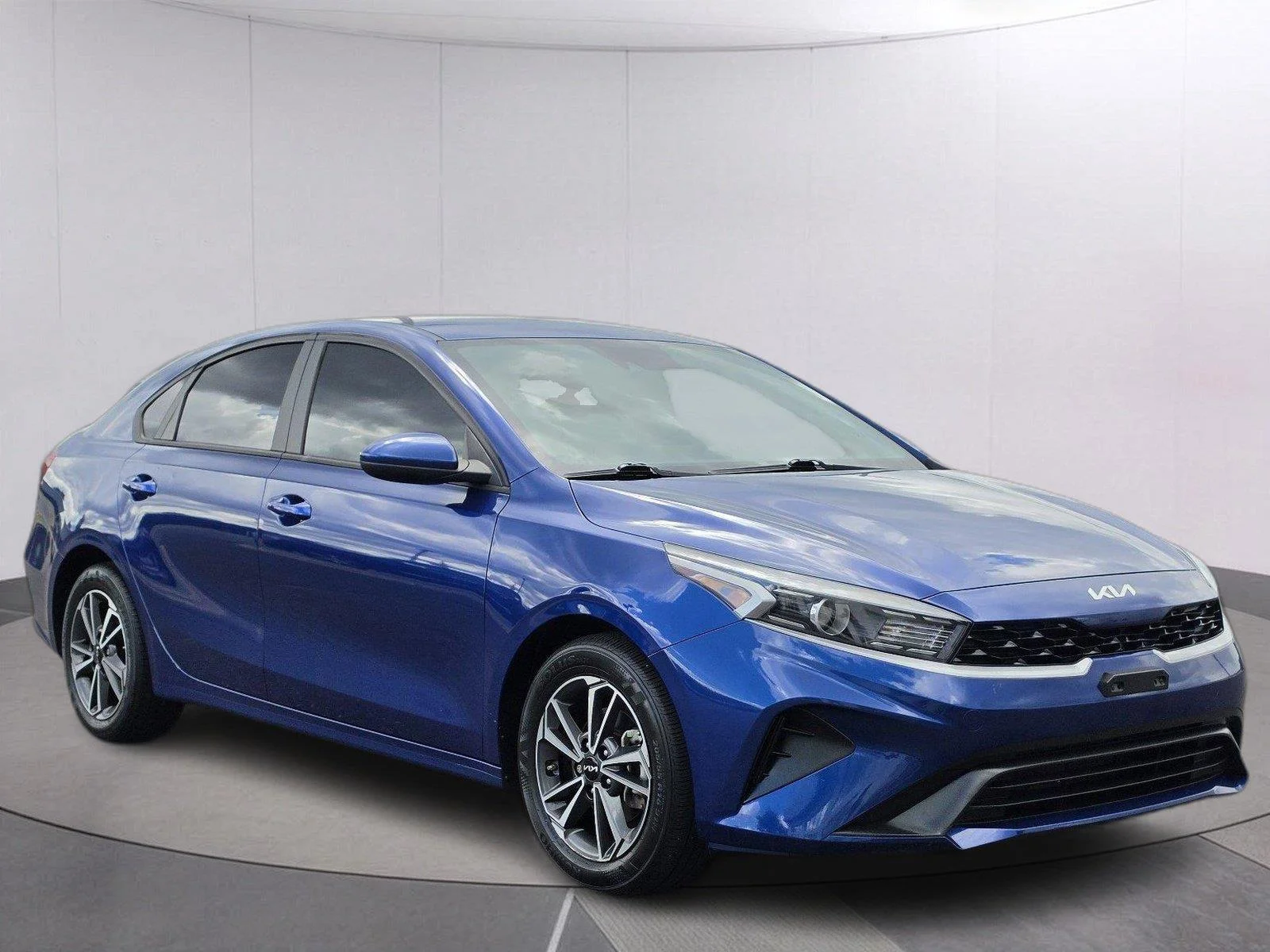 Used 2023 Deep Sea Blue Kia LXS image 8