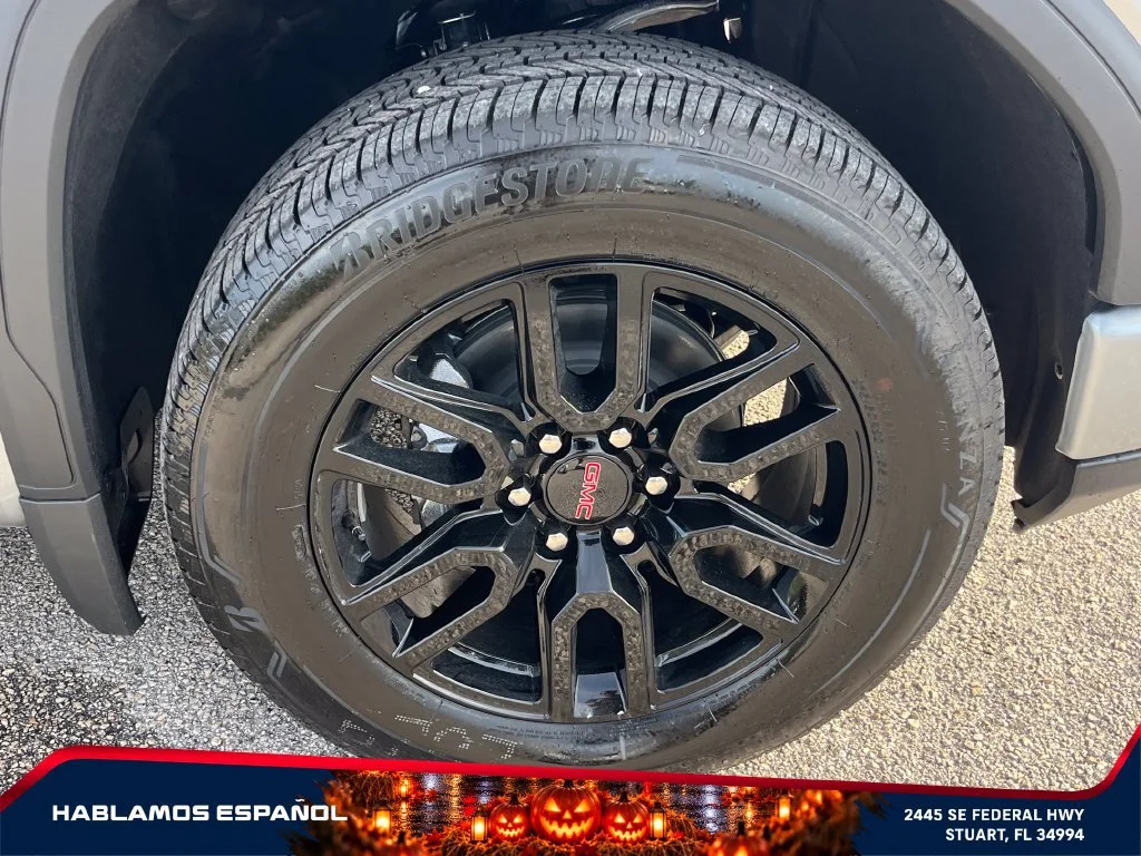 New 2026 Sterling Metallic GMC Elevation image 21