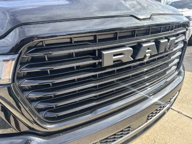 New 2027 Diamond Black Crystal Pearl-Coat Exterior Paint RAM Laramie image 5