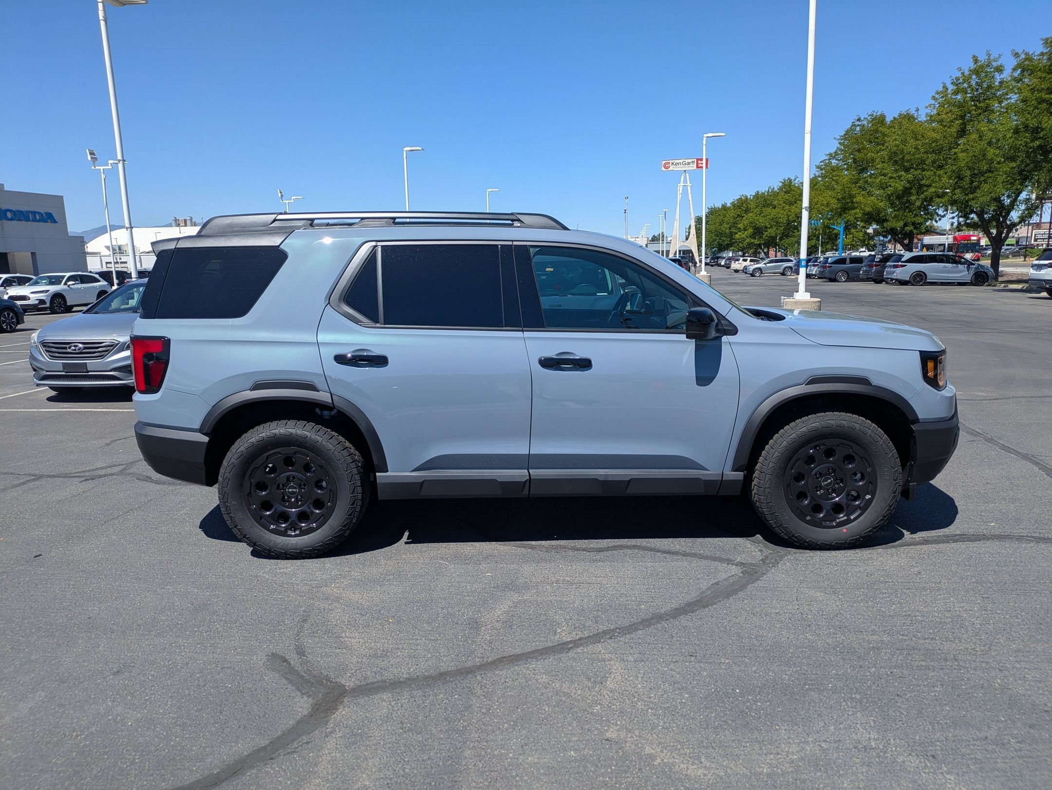 New 2026 Sonic Gray Pearl Honda TrailSport Elite Blackout image 2