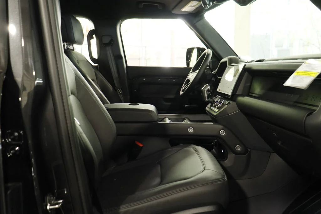 New 2026 Carpathian Grey Land Rover X-Dynamic SE image 13