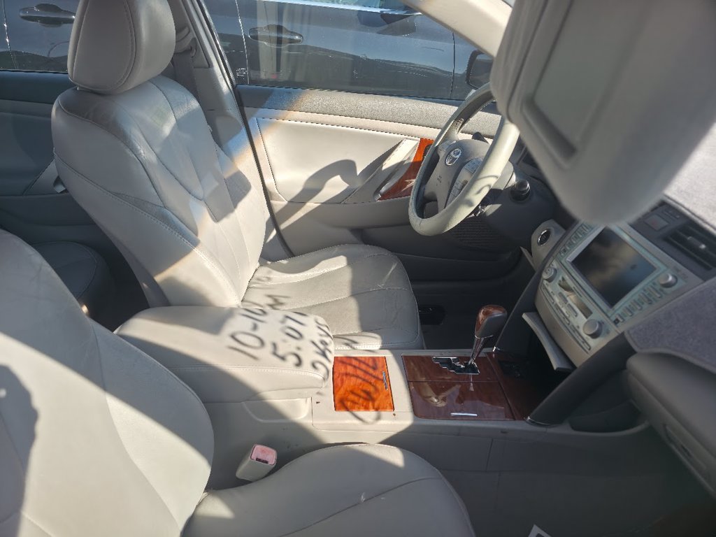 Used 2009 Gray Toyota XLE image 5