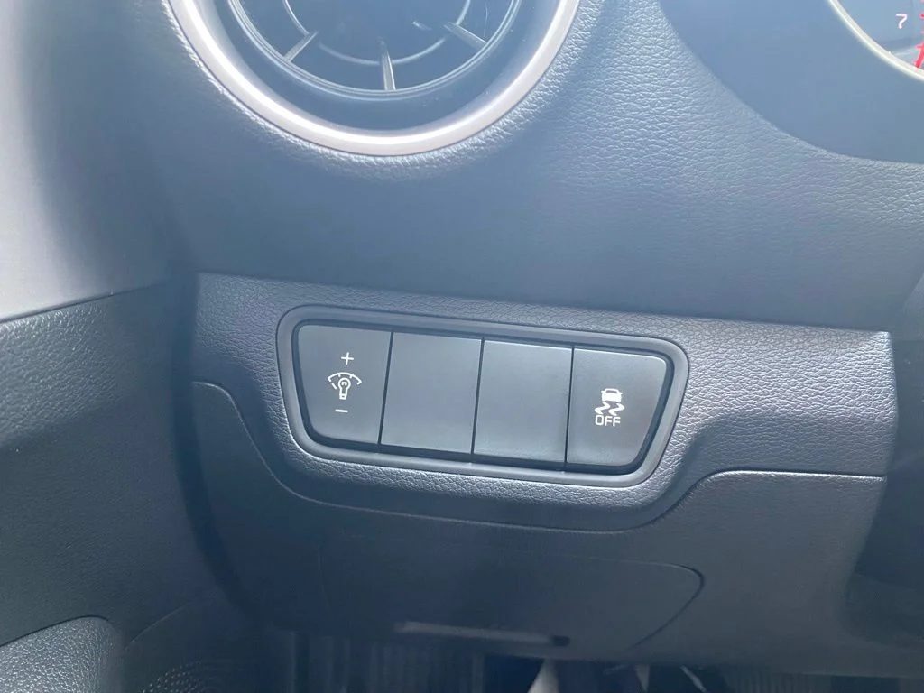 Used 2023 Black Kia LXS image 23