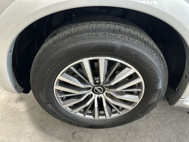 Used 2023 Silver Nissan SL image 23