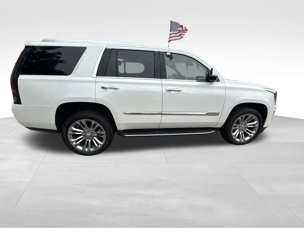 Used 2017 White Cadillac Luxury image 10