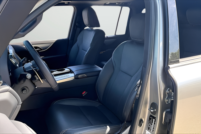 Used 2023 Silver Lexus 600 F SPORT image 17