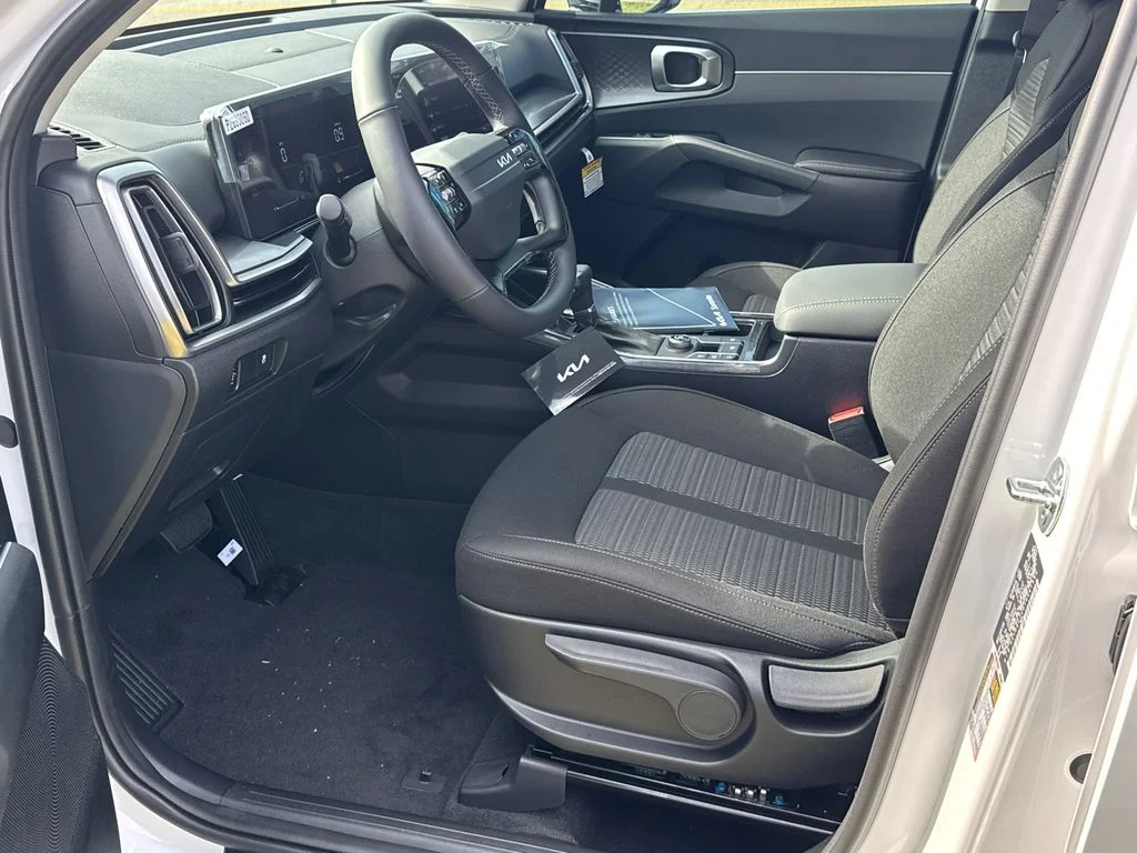 New 2026 Glacial White Pearl Kia LX image 9