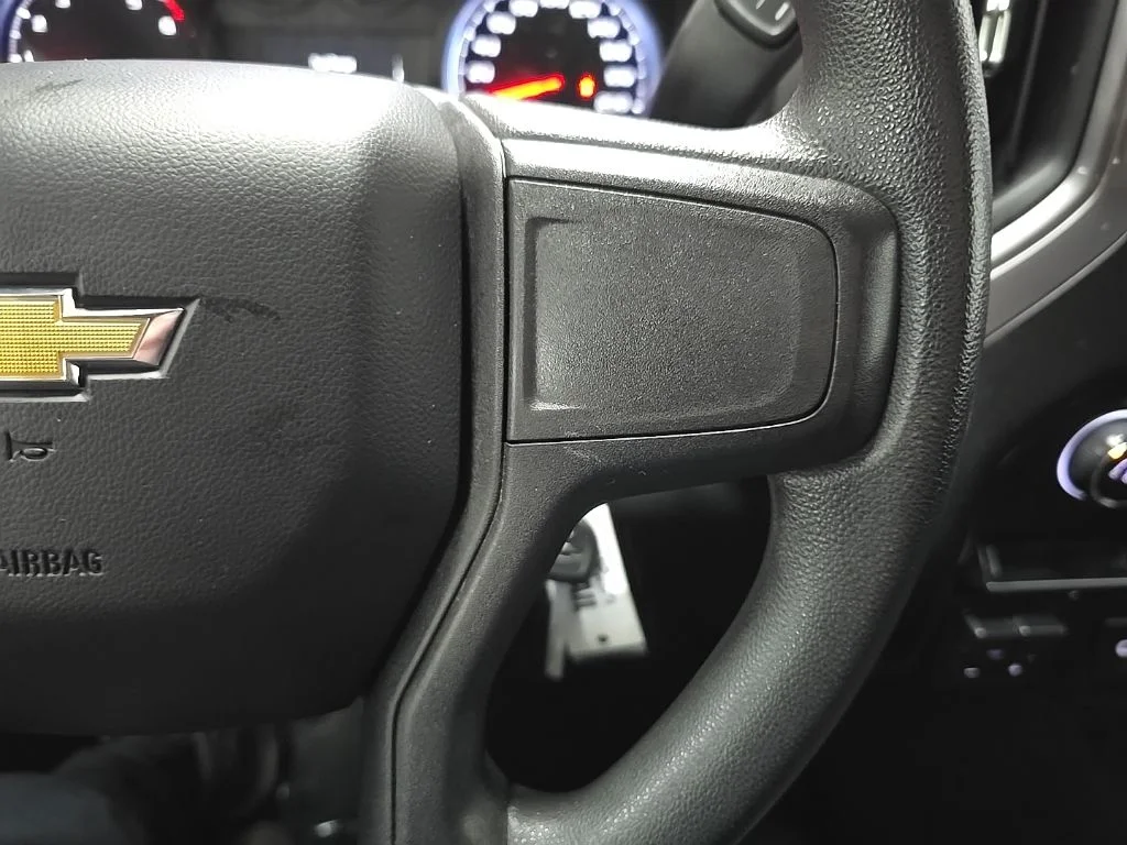 Used 2021 White Chevrolet Custom image 20