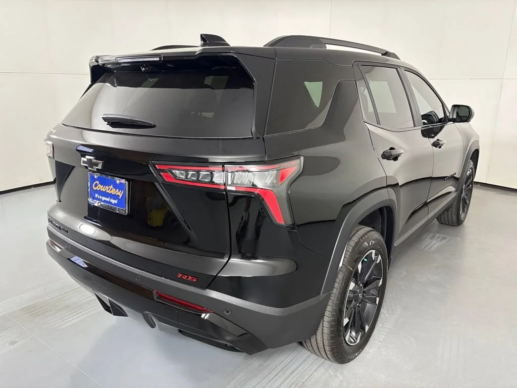 2027 Chevrolet Equinox RS - Photo 10