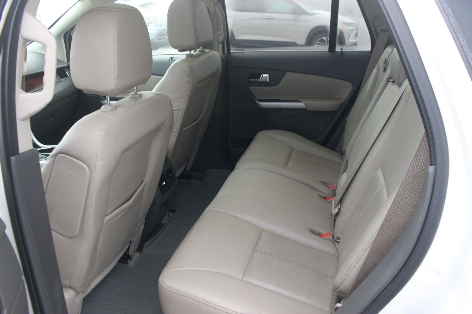 Used 2014 White Ford Limited image 34